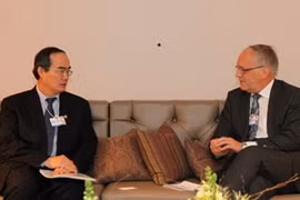 阮善仁副总理会见了瑞士联邦经济部部长 Johann Schneider-Ammann
