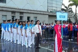 越南代表团参加2013年第五届东南亚学生运动会