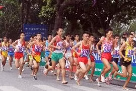 5400人已参加2013年第40届 《新河内报》赛跑公开赛