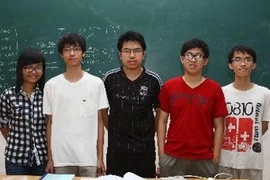 越南获奖的5名学生