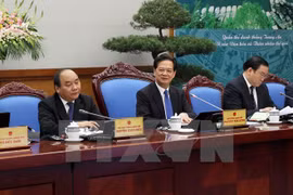 越南政府总理阮晋勇在会议上发表讲话