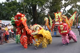 2014年顺化文化节：“文化遗产与文化色彩”街头艺术节