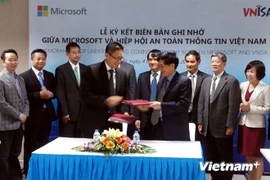 越南信息安全协会（ VNISA ）同微软集团 （ Microsoft ） 签署了加强信息安全保密工作合作备忘录