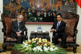 越南政府副总理会见英国首相特使
