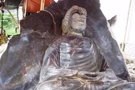 越南最大玉佛像落成典礼在永福省举行 