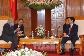 武德儋会见英国首相特派员大卫·普特南