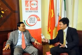 越南驻意大利大使阮黄龙就越意关系接受了越南通讯社记者的采访