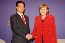 越南政府总理阮晋勇会见德国总理 