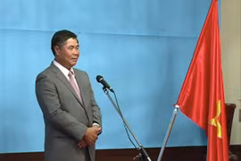 越南驻日本大使段春兴在新闻发布会上