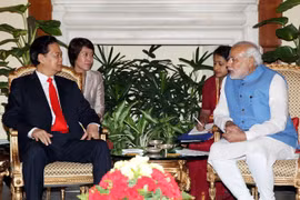 阮晋勇总理同印度总理纳伦德拉·莫迪举行会谈