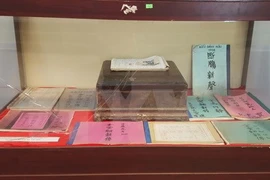 越南大诗豪阮攸的杰作《翘传》被翻译成多种语言。（图片来源：越通社）