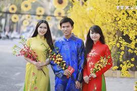 河内古街久负盛名的奥黛缝制业