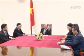 越南政府总理阮春福同美国当选总统唐纳德•特朗普通电话