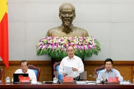 越南政府总理阮春福主持召开政府 6 月份例行会议。