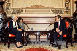 胡志明市人民委员会主席阮成峰会见国际货币基金组织总裁。（图片来源：越通社）