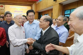 越共中央总书记、国家主席阮富仲会见河内市选民