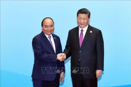 越南政府总理阮春福出席第二届“一带一路”国际合作高峰论坛圆桌峰会（组图）