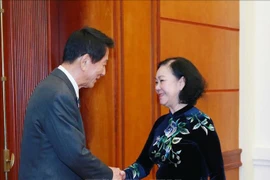 越共中央书记处常务书记张氏梅会见前越日特殊大使杉良太郎