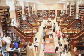 在全球最大图书馆——美国国会图书馆探索越南历史文献