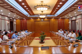 越共中央总书记、国家主席苏林主持中央政治局例行会议