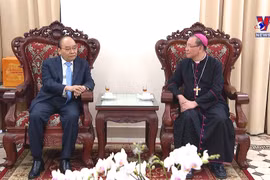 阮春福在圣诞节前夕走访慰问河内总教区 送上圣诞祝福