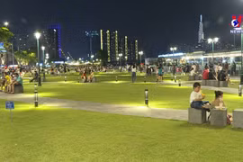 白腾码头公园 - 城市中心的相约之地