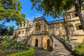 组图：探索老街省北河镇苗王别墅