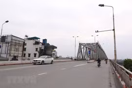 组图：保持社会距离期间 河内跨河桥行人寥寥无几