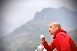 疫情中旅游从业人员为生活四处奔波