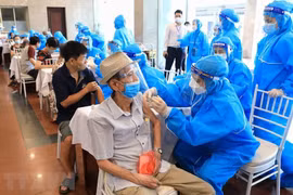 组图：河内市竭尽全力至9月15日完成大范围接种计划