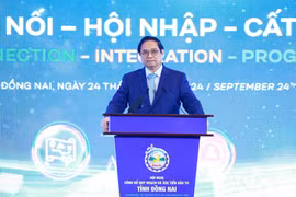 越南政府总理范明政在会议上发言。图自越通社