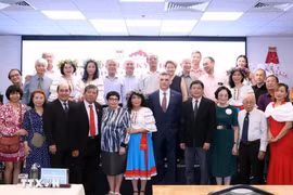 参加见面会的代表。图自越通社