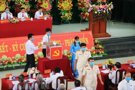 面向越共十三大：相信人民 依靠人民 选拔德才兼备的优秀人才