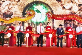 海防市吉海五星级综合休闲度假区和涂山人工海滩正式竣工投运