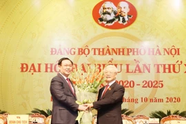 迎接党的十三大：越共中央总书记、国家主席阮富仲出席越共河内市第十七次代表大会