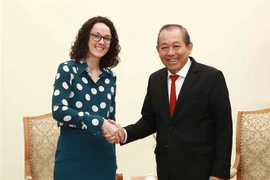 政府常务副总理张和平会见德国黑森州科技与艺术部长安吉拉·多恩 