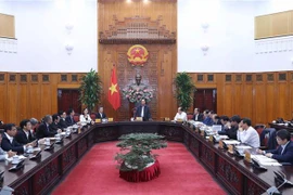 政府总理阮春福与薄寮省领导班子举行工作会议