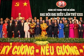 越共岘港、宁平、广义等省市党代会圆满闭幕