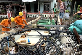 全力做好台风过后恢复重建工作