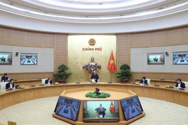 越南政府召开会议 就受新冠肺炎疫情影响的惠民政策措施进行讨论