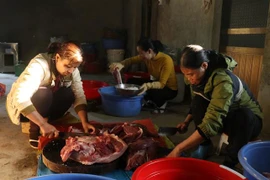 老街省烟熏腊肉、腊肠以特色味道闻名远近