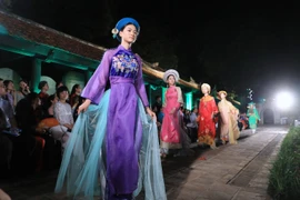 “奥戴—越南文化遗产”时装秀精彩亮相