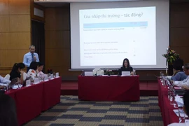“与企业同行并建议改善营商环境”的会议在岘港市举行
