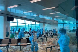 新冠肺炎疫情：越南将在新加坡的240余名公民接回国