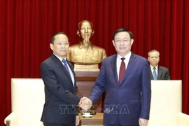 河内推进与柬埔寨各地投资合作