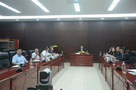 岘港市与瑞典布罗斯市加强科学教育合作