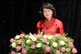 越南国家副主席邓氏玉盛出席岘港市第五届爱国竞赛大会