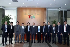 阮春福：越南之声广播电台应加速信息技术应用