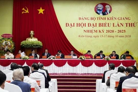 迎接党的十三大：张和平同志出席越共坚江省第十一次代表大会
