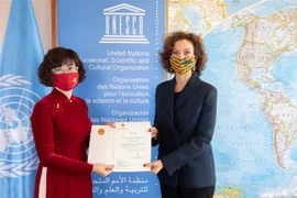 越南驻法国大使向联合国教科文组织提交委任书